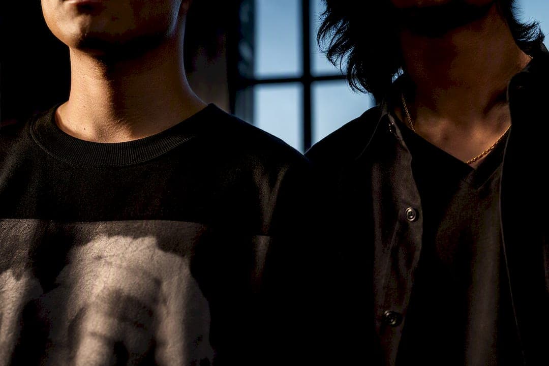 3 Fit Checks to Shop Smarter When Choosing Crew or V Neck Streetwear