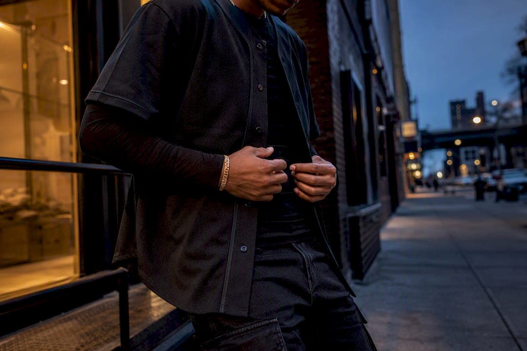 10 Baseball Jersey Outfits for Streetwear, with Victor's Fit Tips