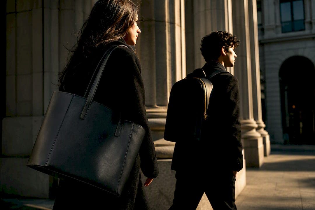 Carry Over 5–6 Pounds? Backpacks Win on Comfort, Totes Win on Style